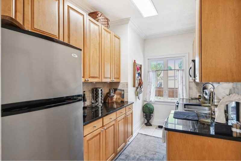 2117 W Dekle Ave - Photo 4 of 13