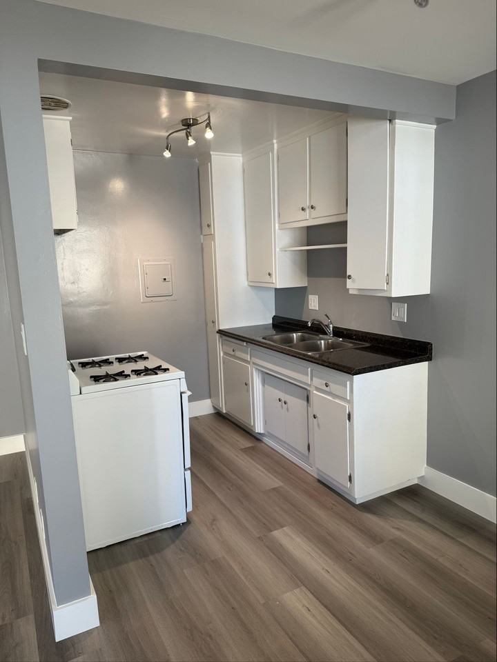 2219 E 10th st. in Long Beach! - Photo 2 of 5