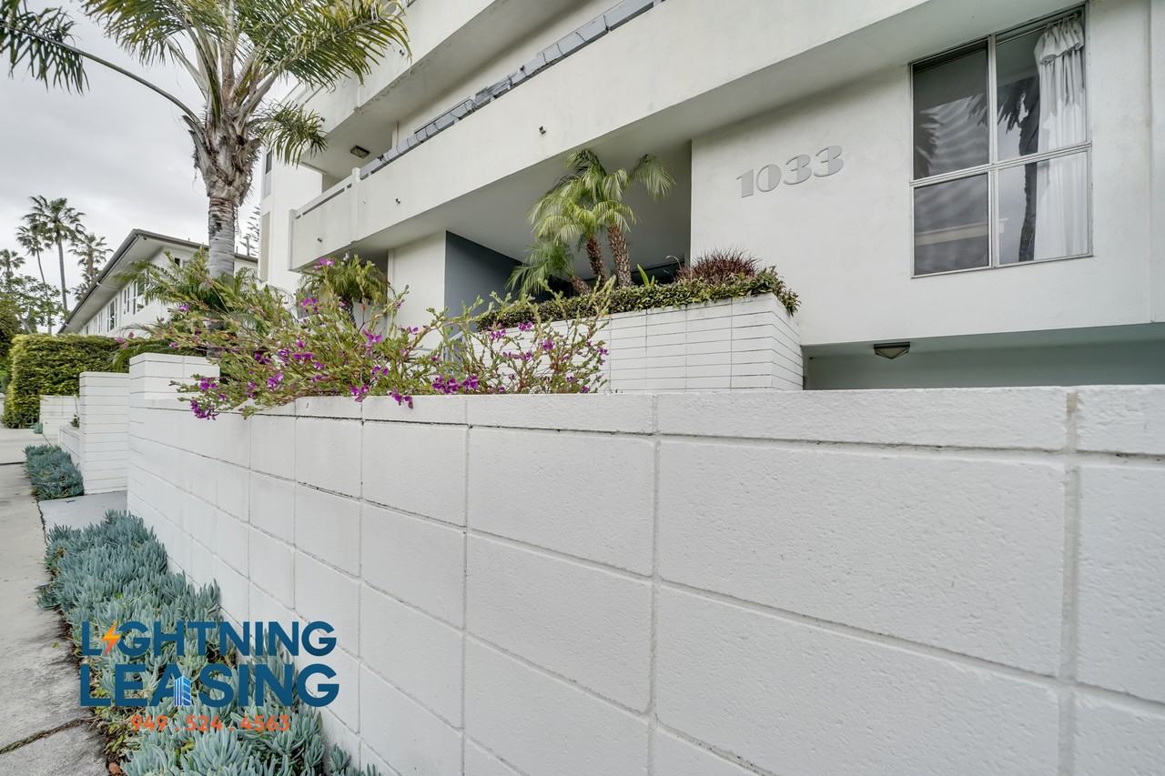 1033 1/2 3rd St #105D - Photo 3 of 34