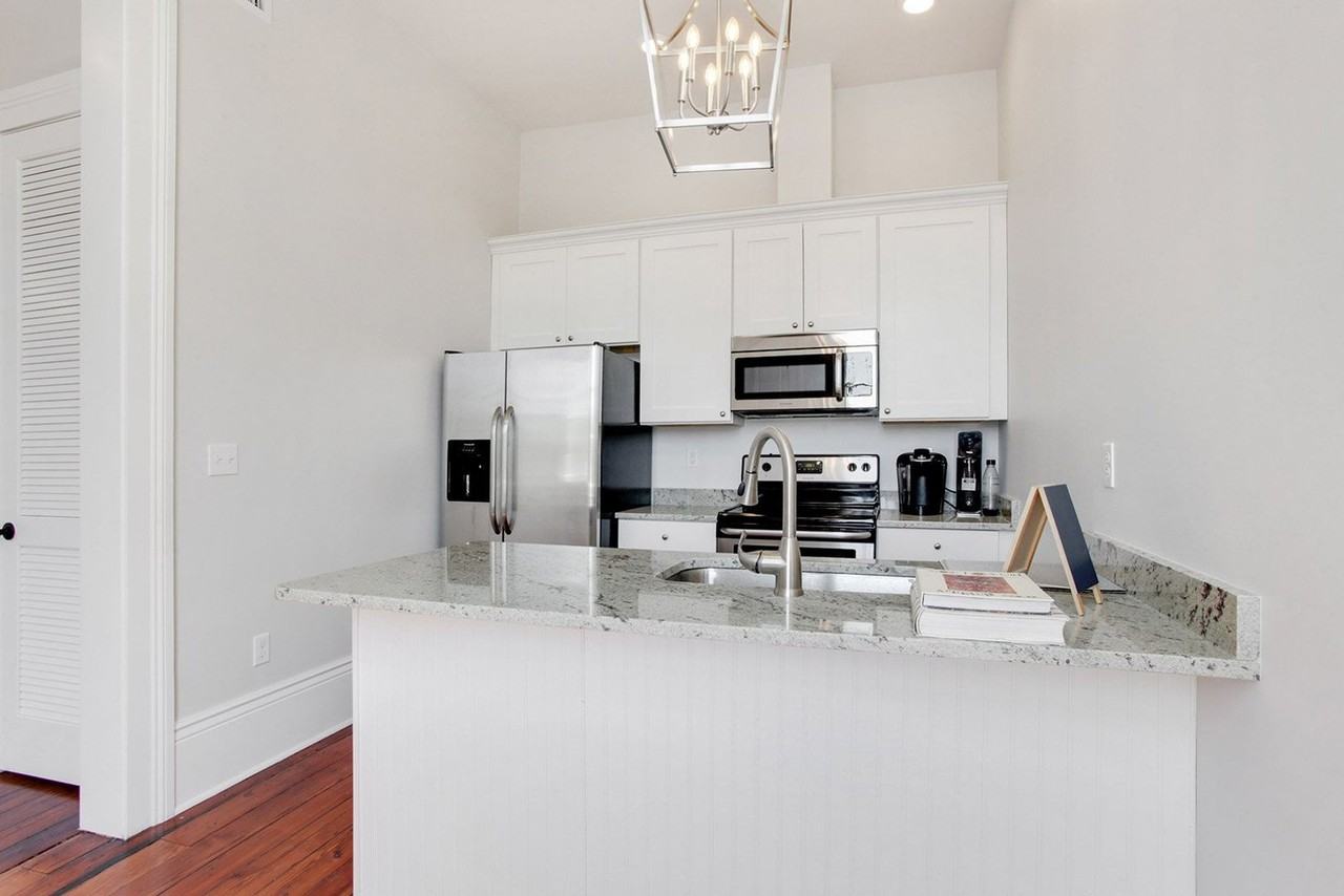 1635 6th St #4 - Photo 3 of 11