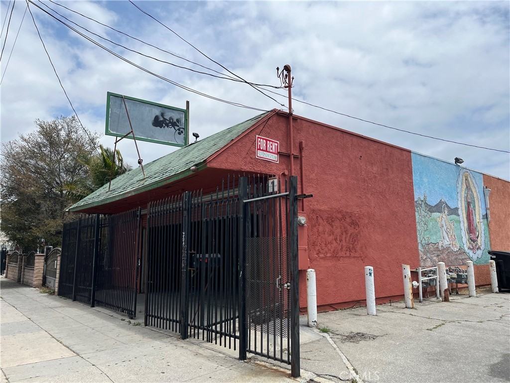 1312 N Wilmington Blvd #1312 - Photo 2 of 5