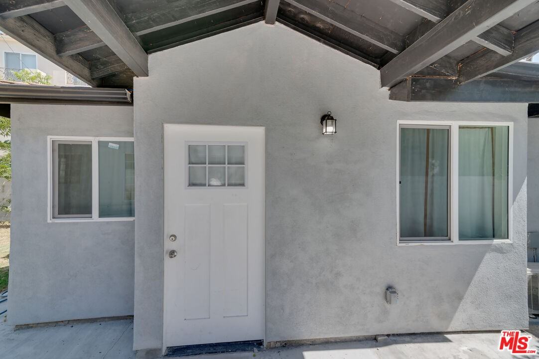 15011 Hartsook St #15011 - Photo 3 of 13