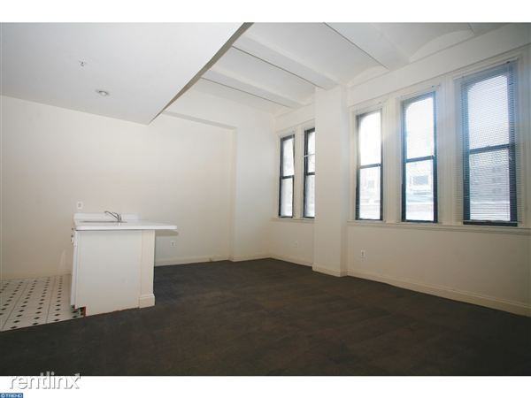 701 Sansom St - Photo 2 of 11