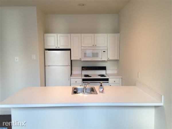 701 Sansom St - Photo 3 of 11