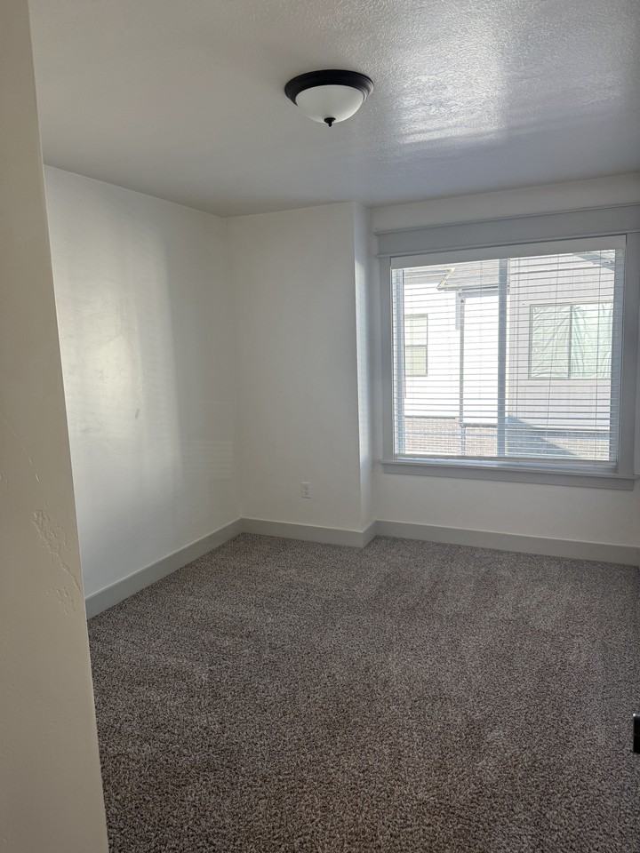 1453 N 1220 E - Photo 7 of 10