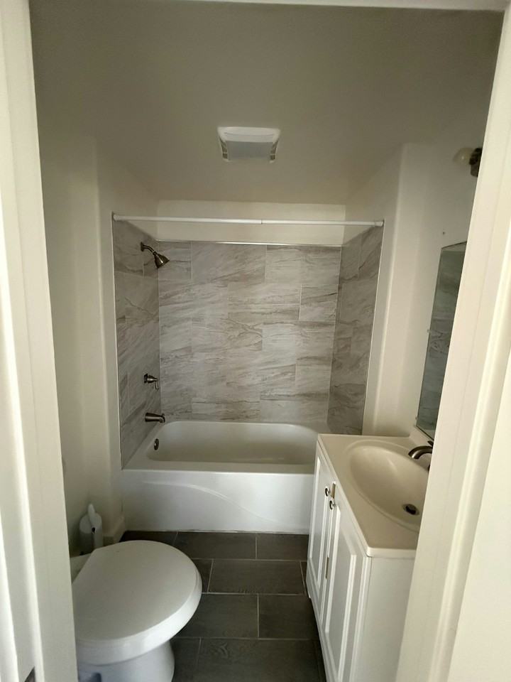 3420 Lemon Street, Unit 3422 - Photo 3 of 5