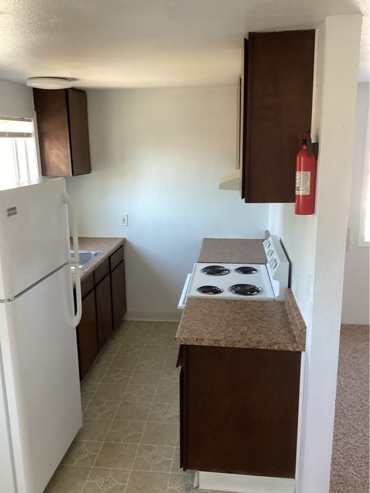 166 Northeast 8th Street - Photo 3 of 11