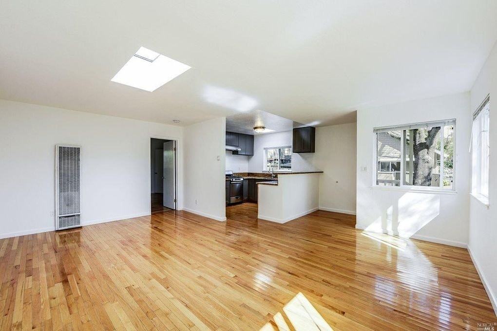1385 1/2 Sir Francis Drake Blvd, Unit 1 - Photo 4 of 15