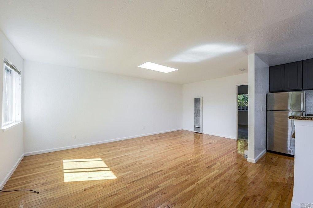 1385 1/2 Sir Francis Drake Blvd, Unit 1 - Photo 5 of 15