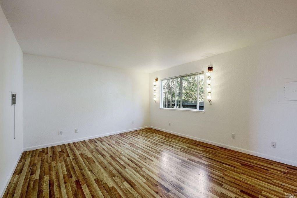 1385 1/2 Sir Francis Drake Blvd, Unit 1 - Photo 6 of 15