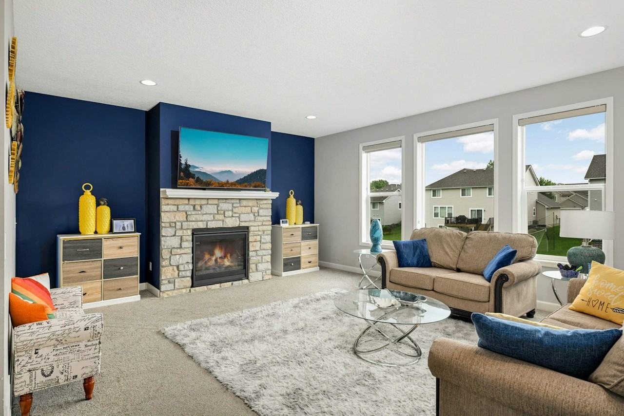 15641 Fairchild Way - Photo 4 of 28