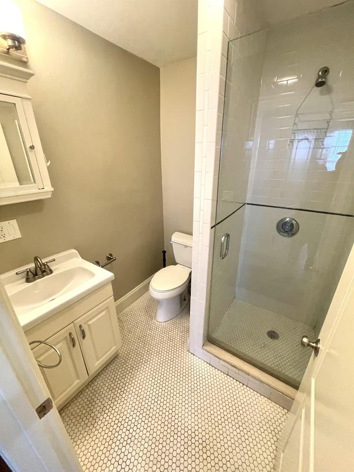 124 Berkshire Street - Photo 6 of 24