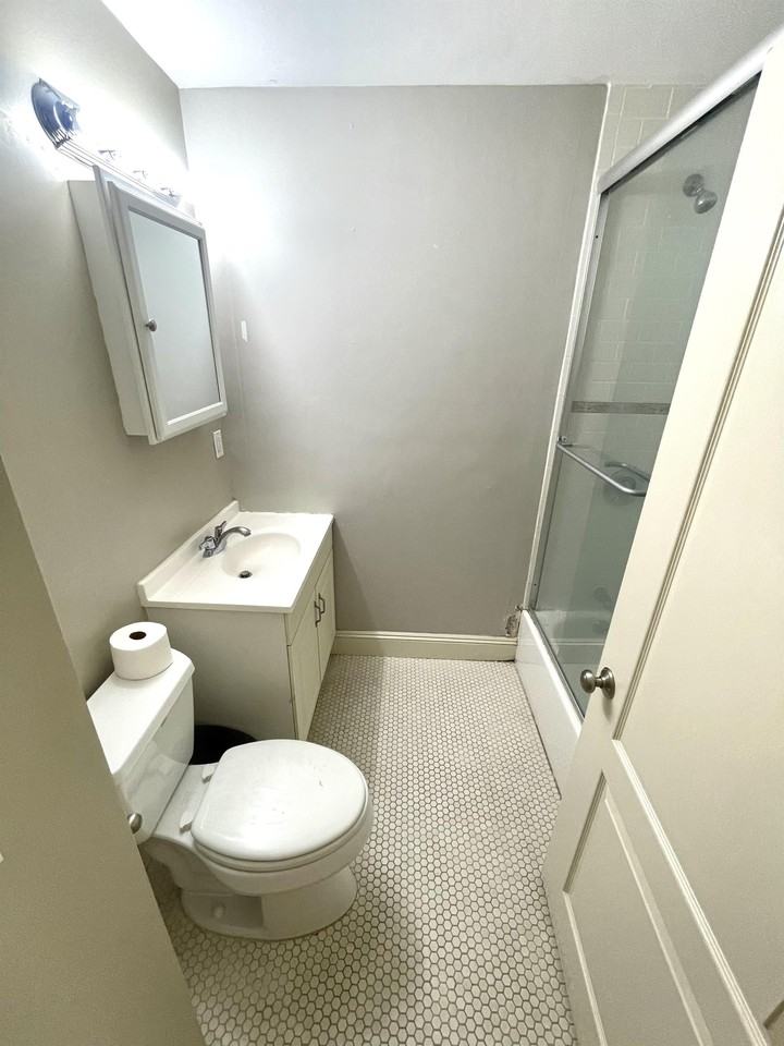 124 Berkshire Street - Photo 7 of 24