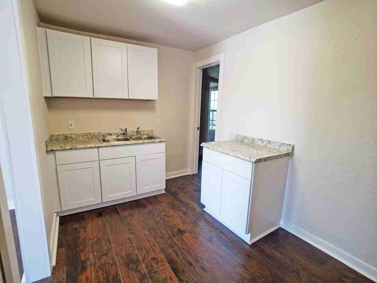 1529 N. Walters - Photo 3 of 26