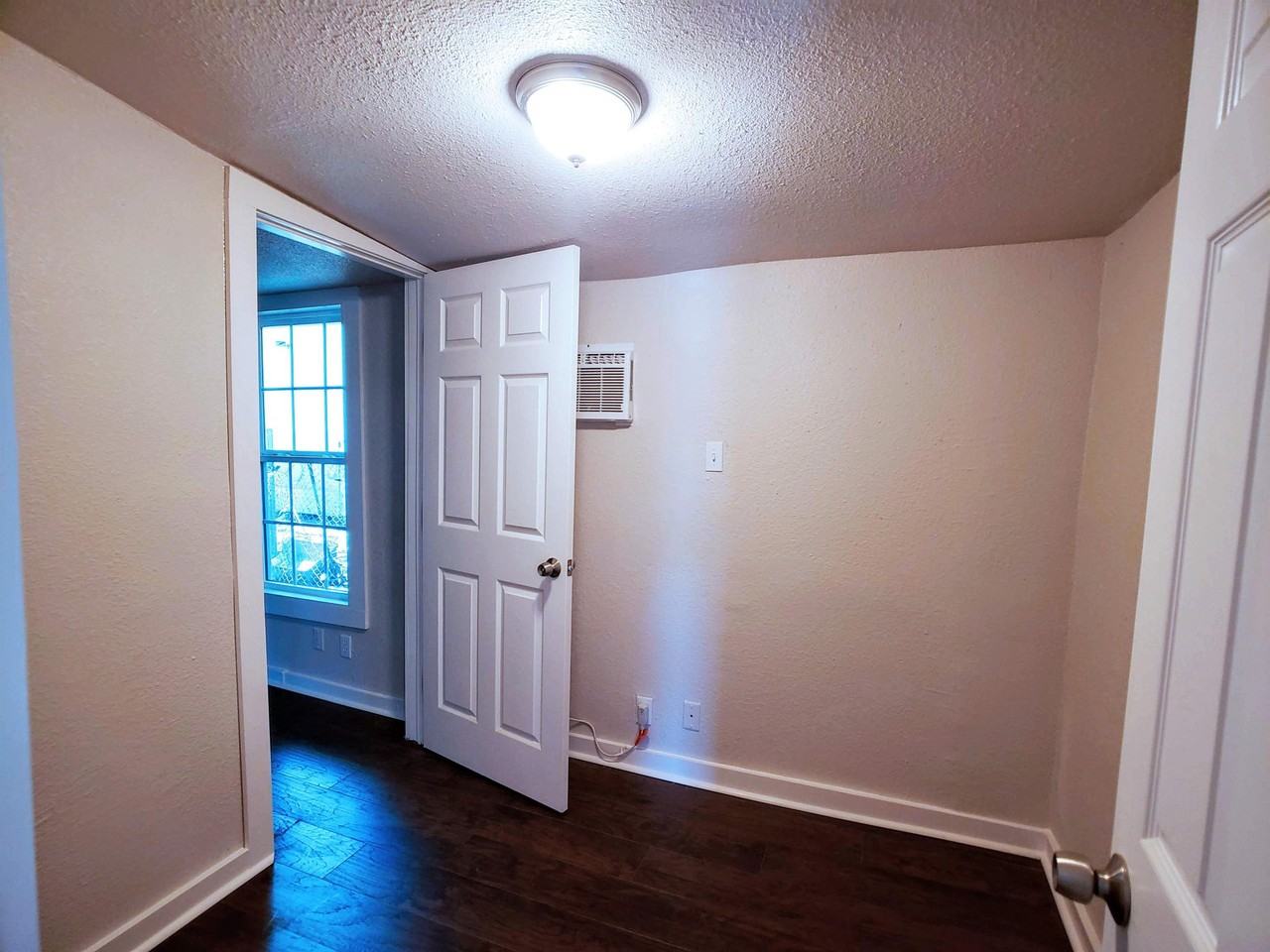 1529 N. Walters - Photo 6 of 26
