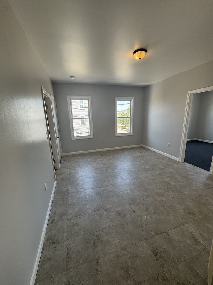 82 Ruth Street - Photo 2 of 7