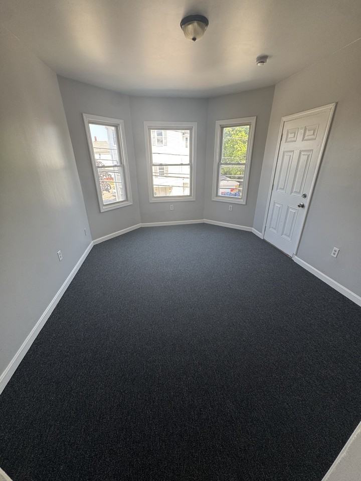 82 Ruth Street - Photo 3 of 7