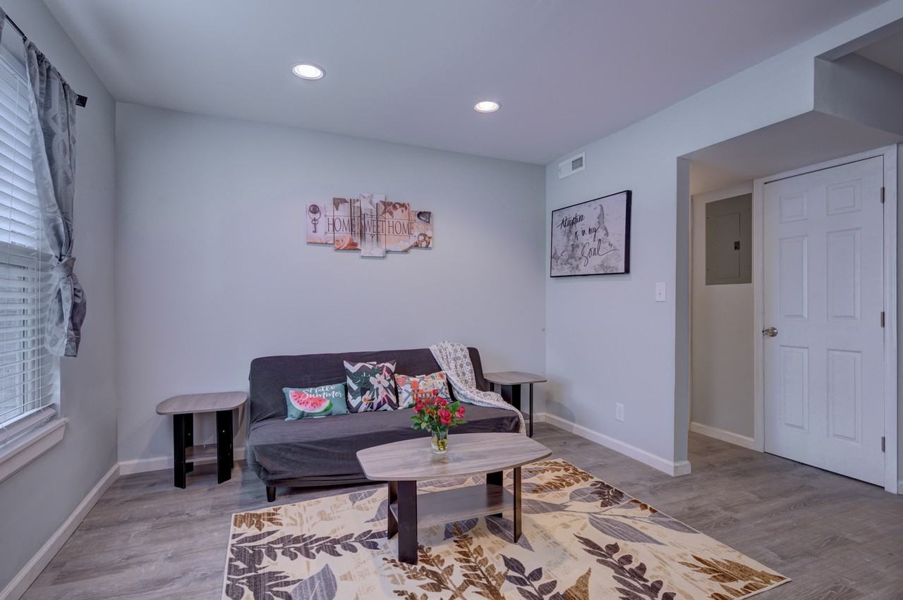 3311 16th Avenue North - Photo 4 of 21