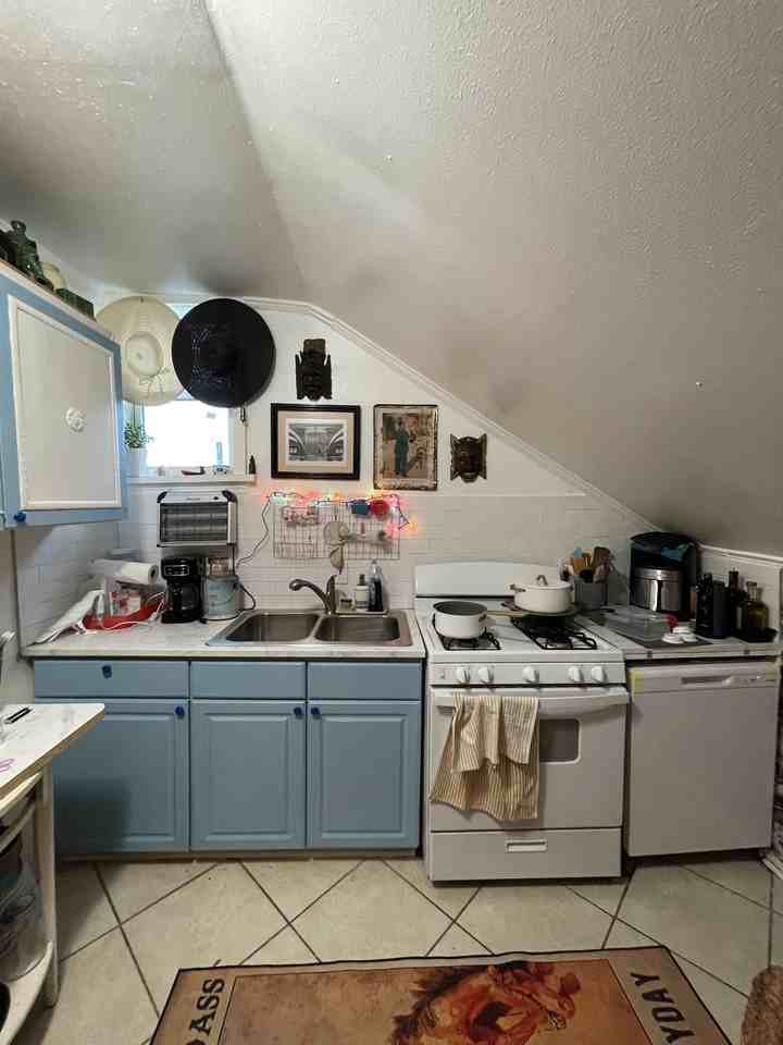 4316 Baronne St. - Photo 5 of 37