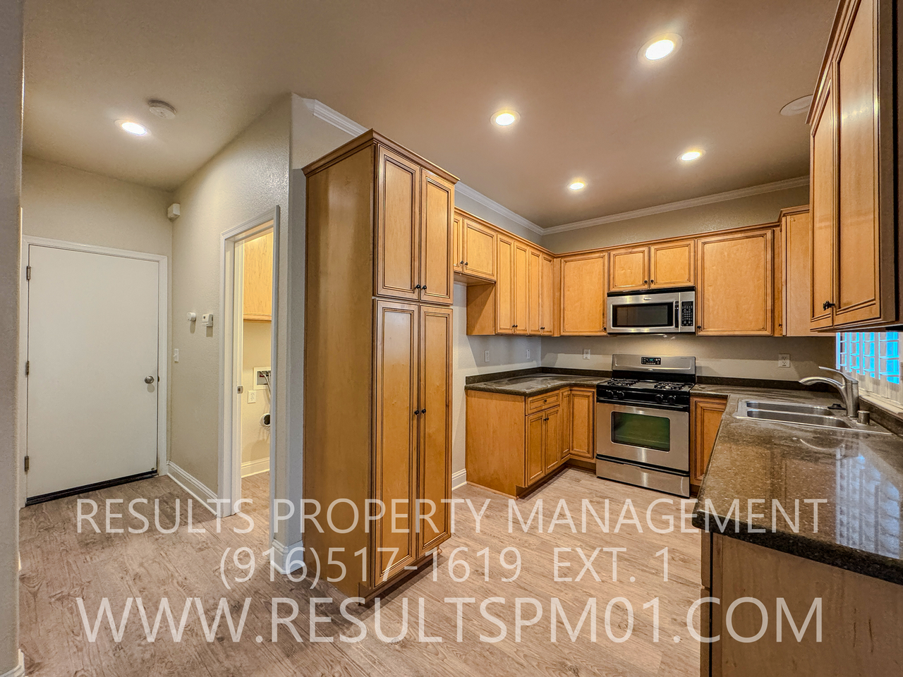 632 Shasta Oaks Cir - Photo 2 of 30