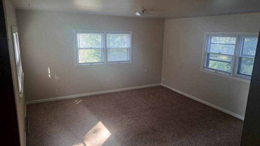 216 1/2 N 22nd St - Photo 2 of 10