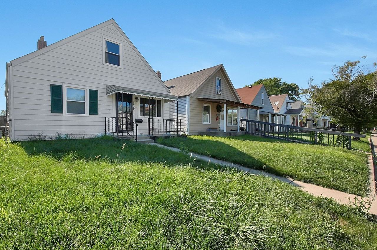 179 S Hague Ave - Photo 2 of 27