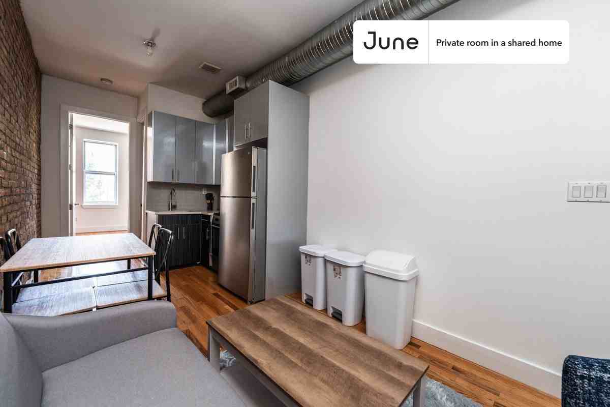 886 Jefferson Ave #C - Photo 7 of 11