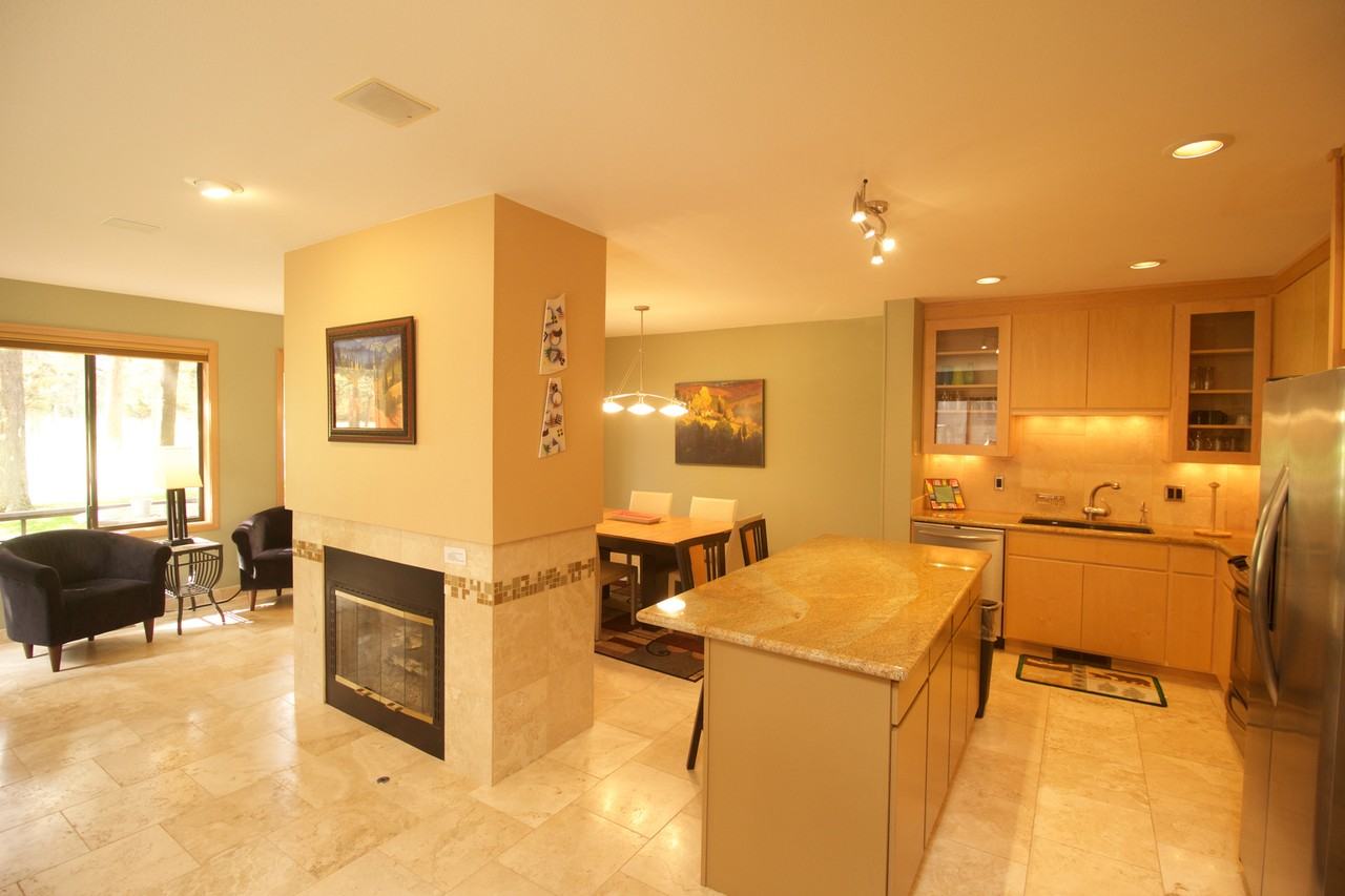 8 8 Eaglewood Condominium - Photo 3 of 9