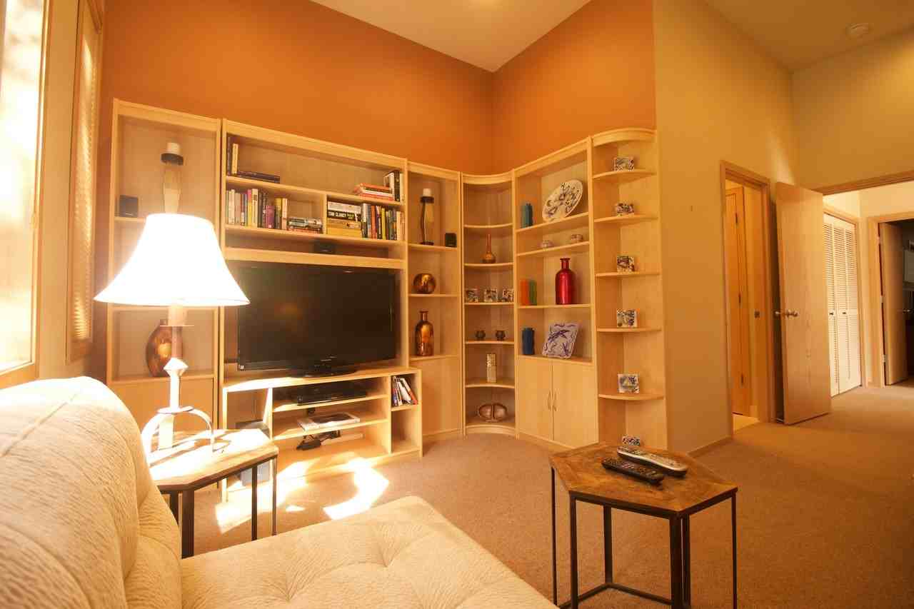 8 8 Eaglewood Condominium - Photo 7 of 9