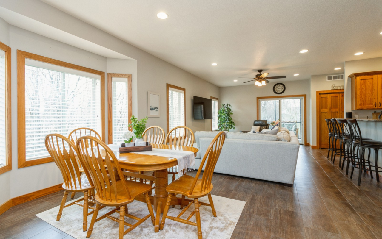 115 Glenwood St - Photo 5 of 16