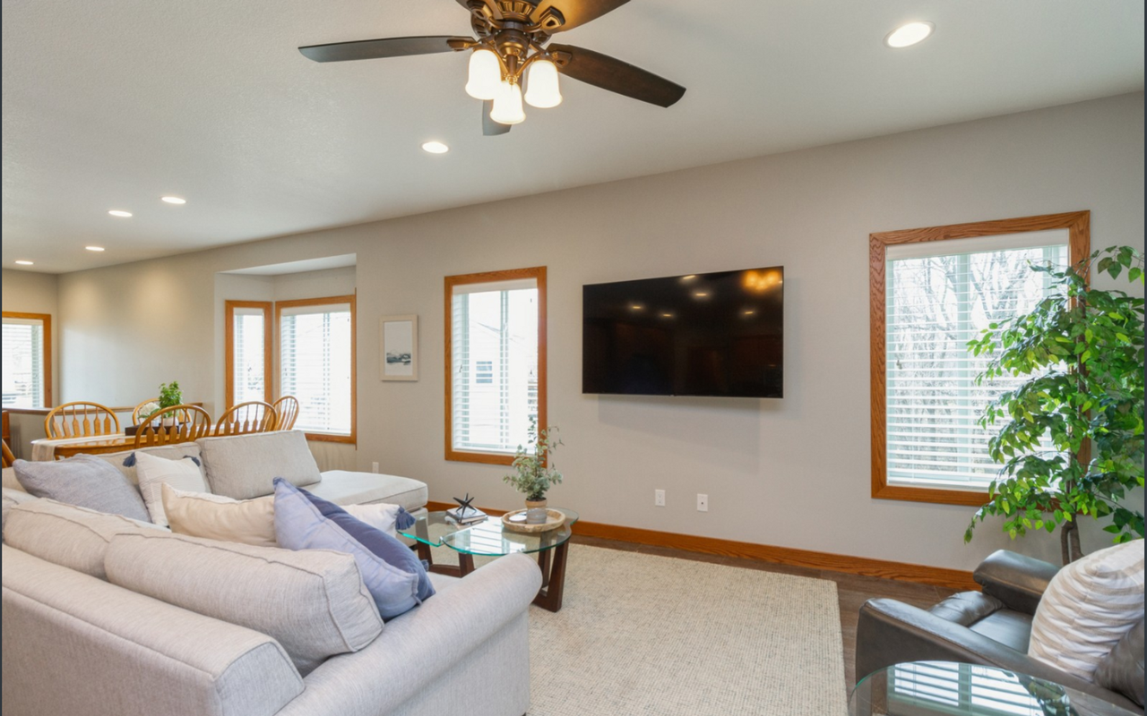115 Glenwood St - Photo 6 of 16