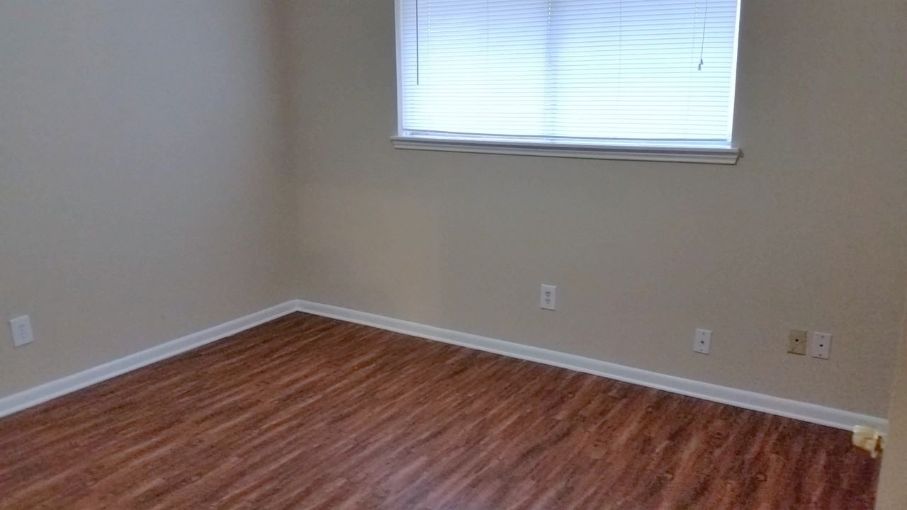 430 Mistywood Drive - Photo 5 of 8
