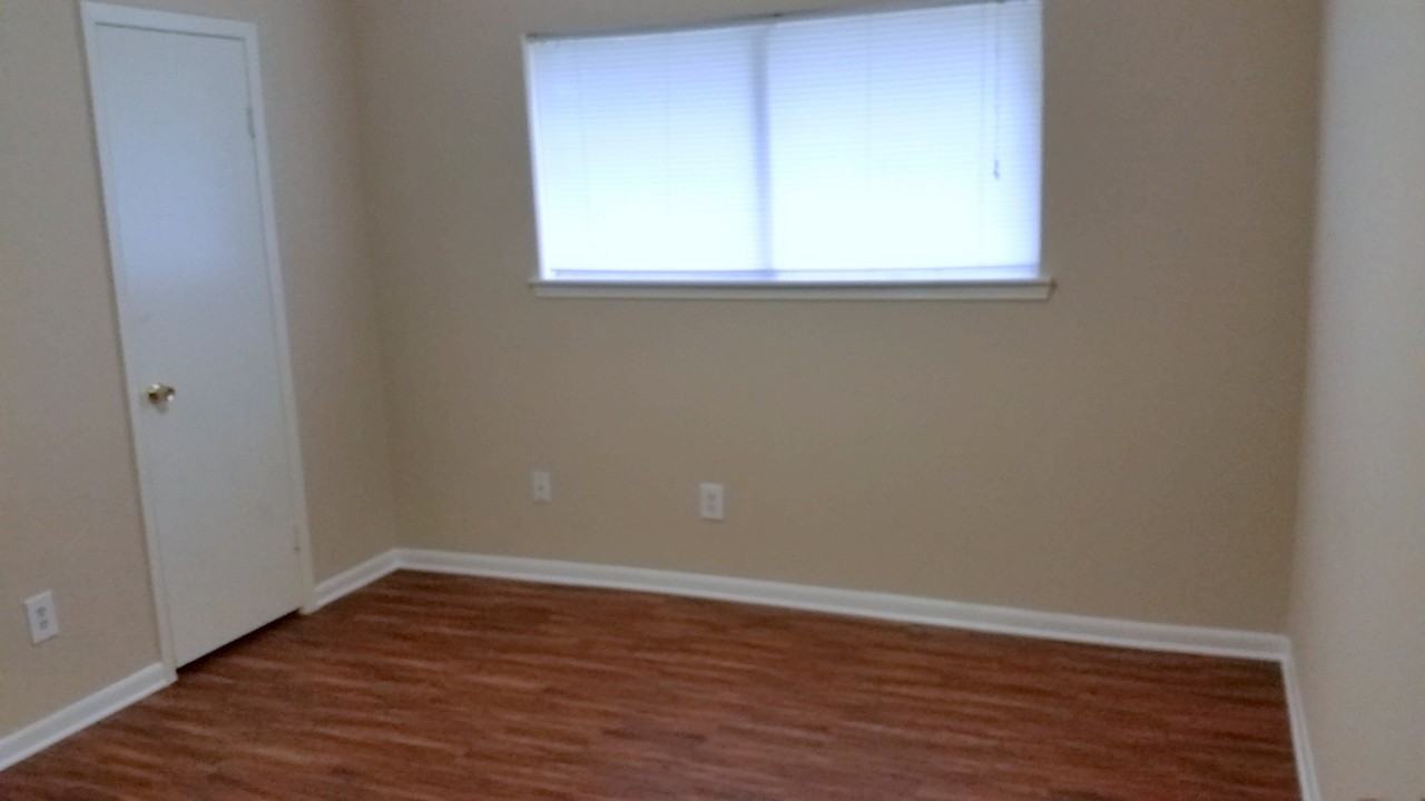 430 Mistywood Drive - Photo 6 of 8