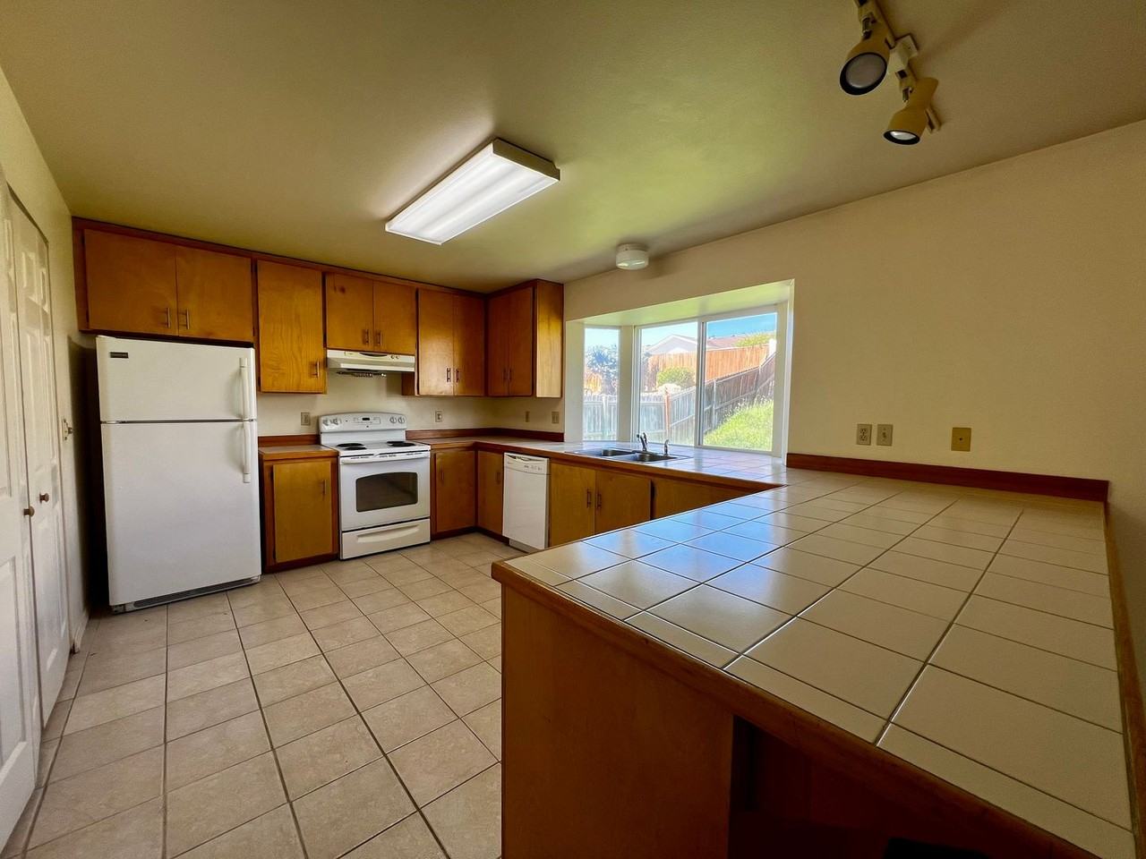 5301 Tumac Dr - Photo 7 of 25