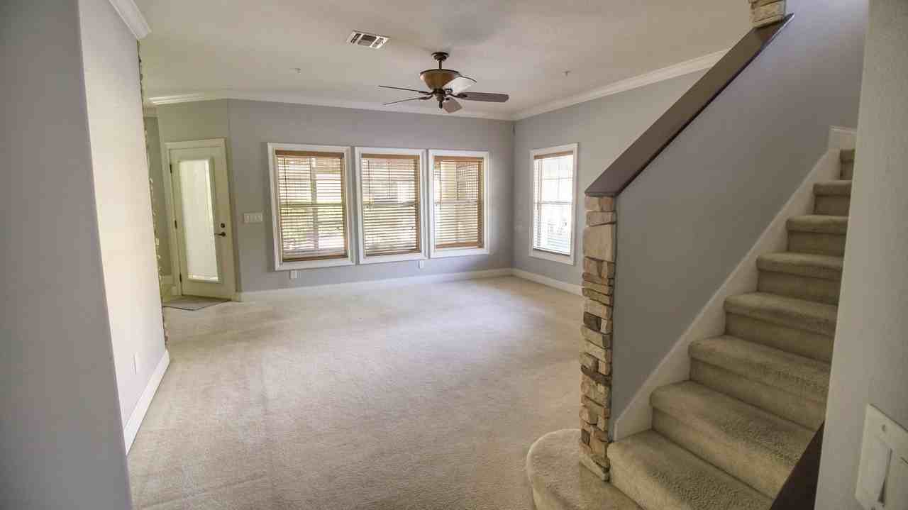 6717 Sorrento St - Photo 3 of 12