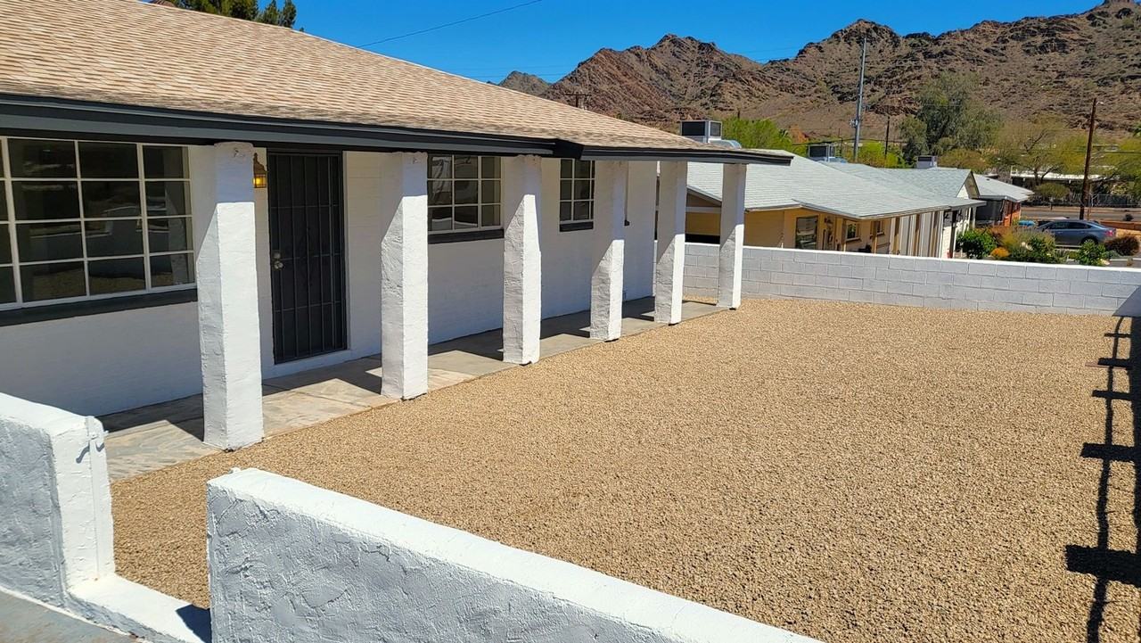 1128 E Orchid Ln - Photo 2 of 19