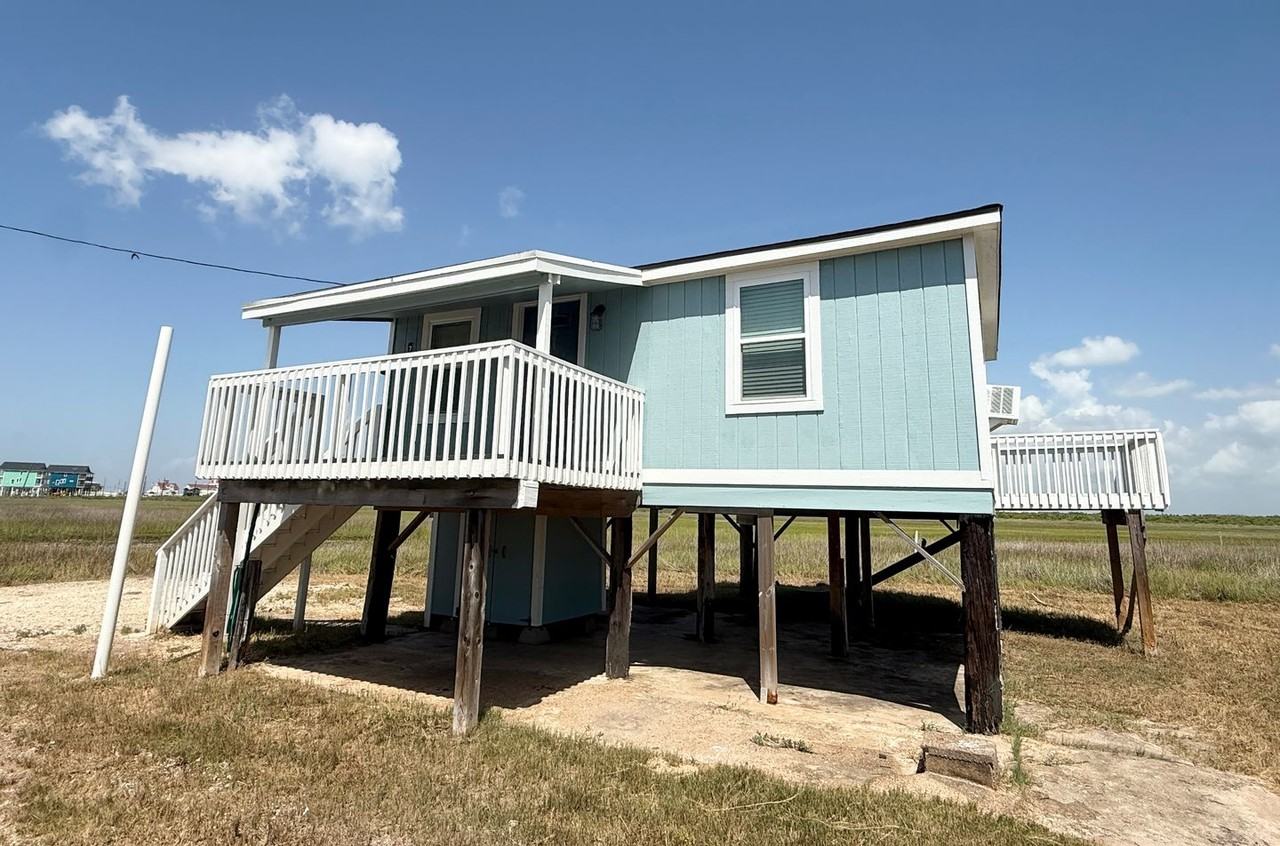 738 Caisson St - Photo 3 of 18