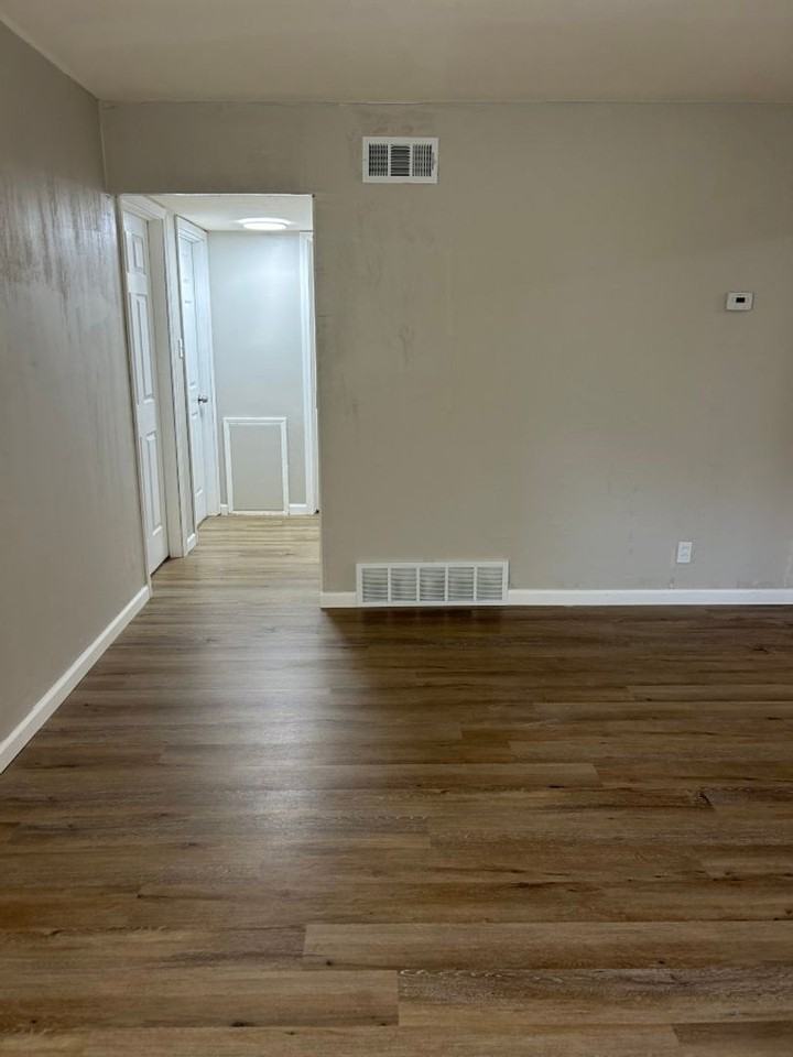 107 S Bon Air Ave - Photo 3 of 21