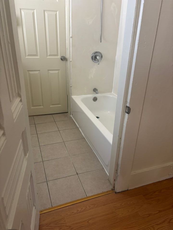 583 Harrison St - Photo 3 of 14