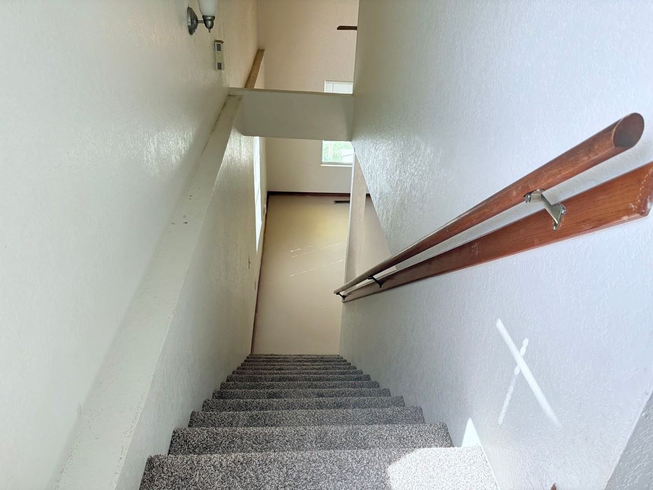 3200 Ridgecrest Ct - Photo 2 of 10