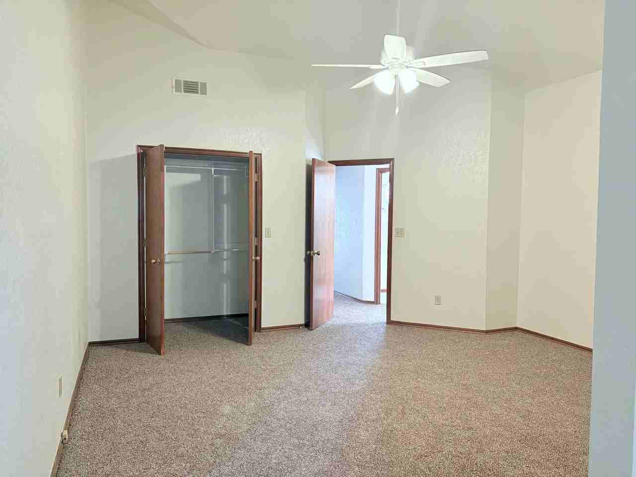 3200 Ridgecrest Ct - Photo 4 of 10