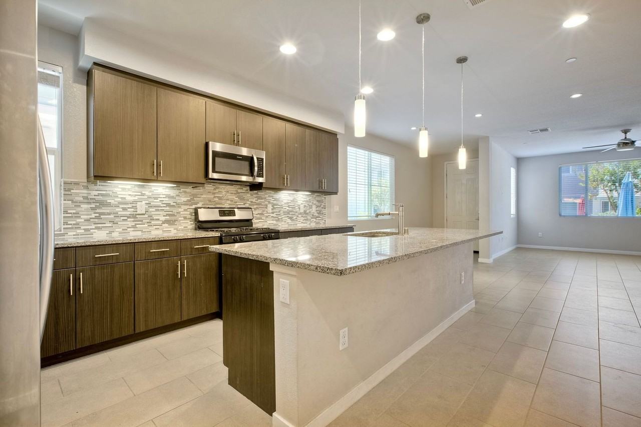 734 Trunorth Cir - Photo 3 of 17