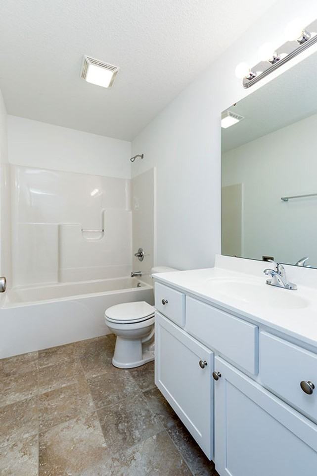 The Landing of Clinton - Photo 6 of 24