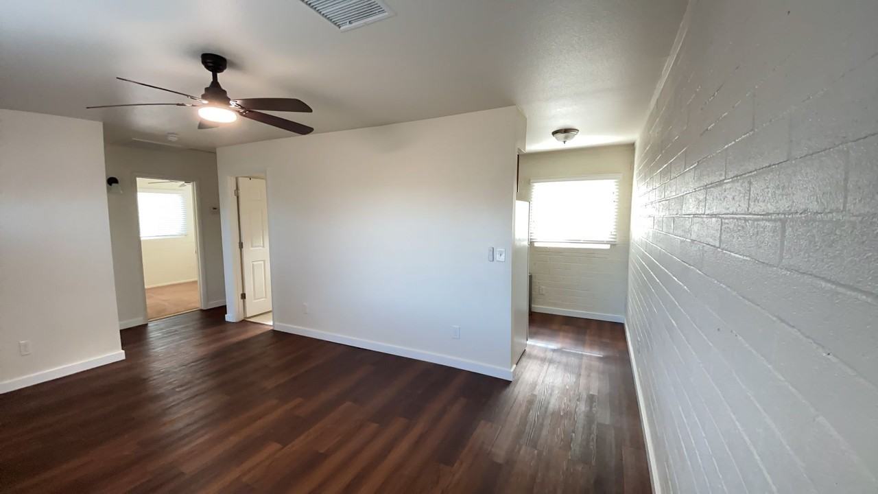 1411 E Sierra St #2 - Photo 3 of 18