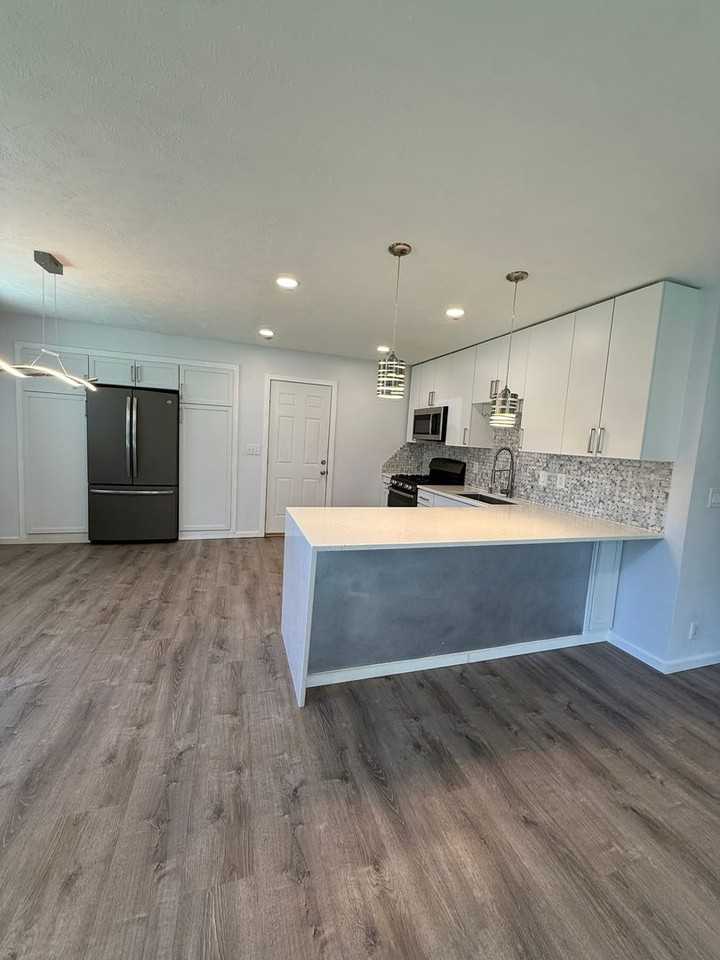 9008 Lamont St - Photo 3 of 19