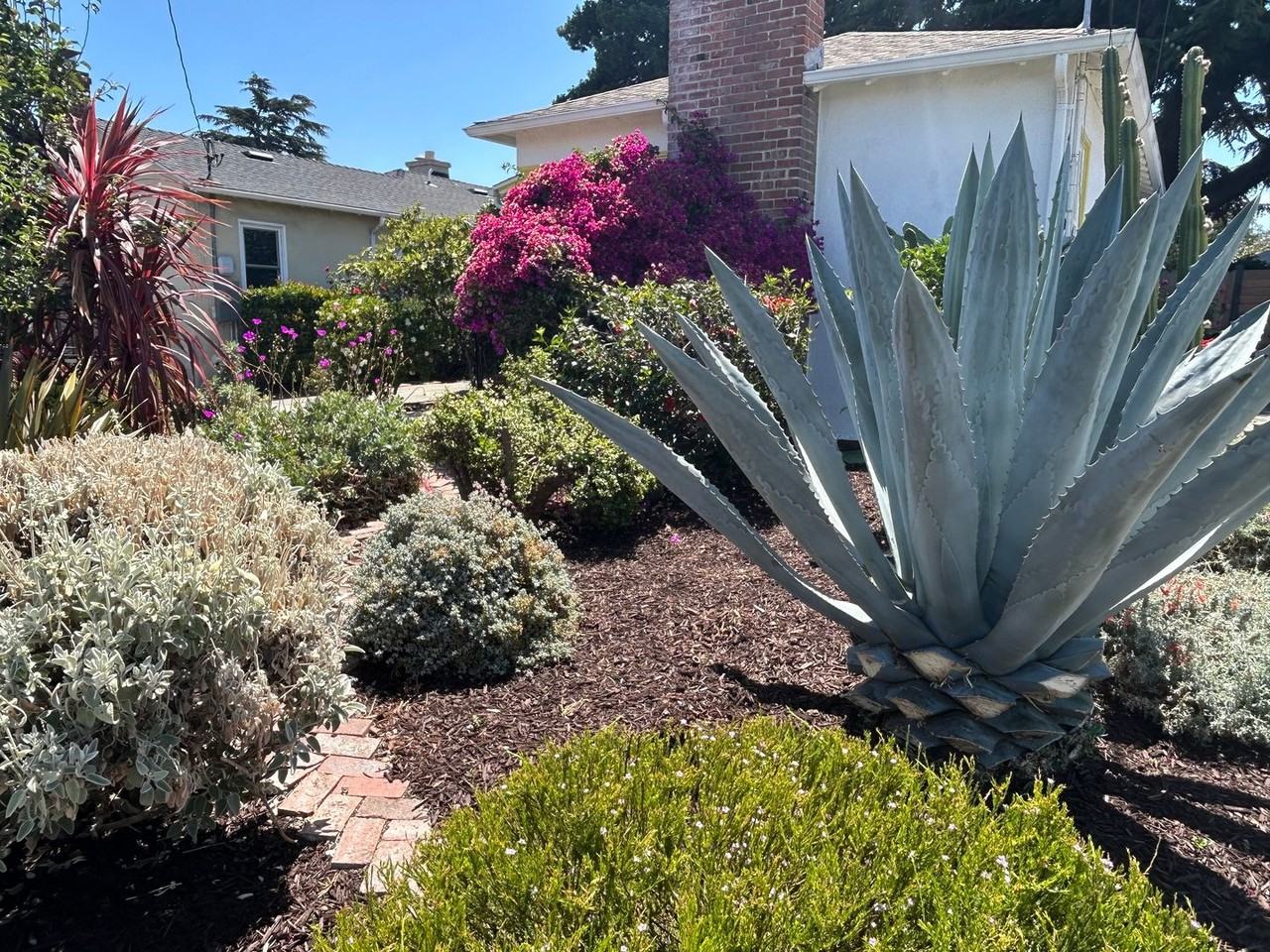 133 Harlan St - Photo 3 of 31