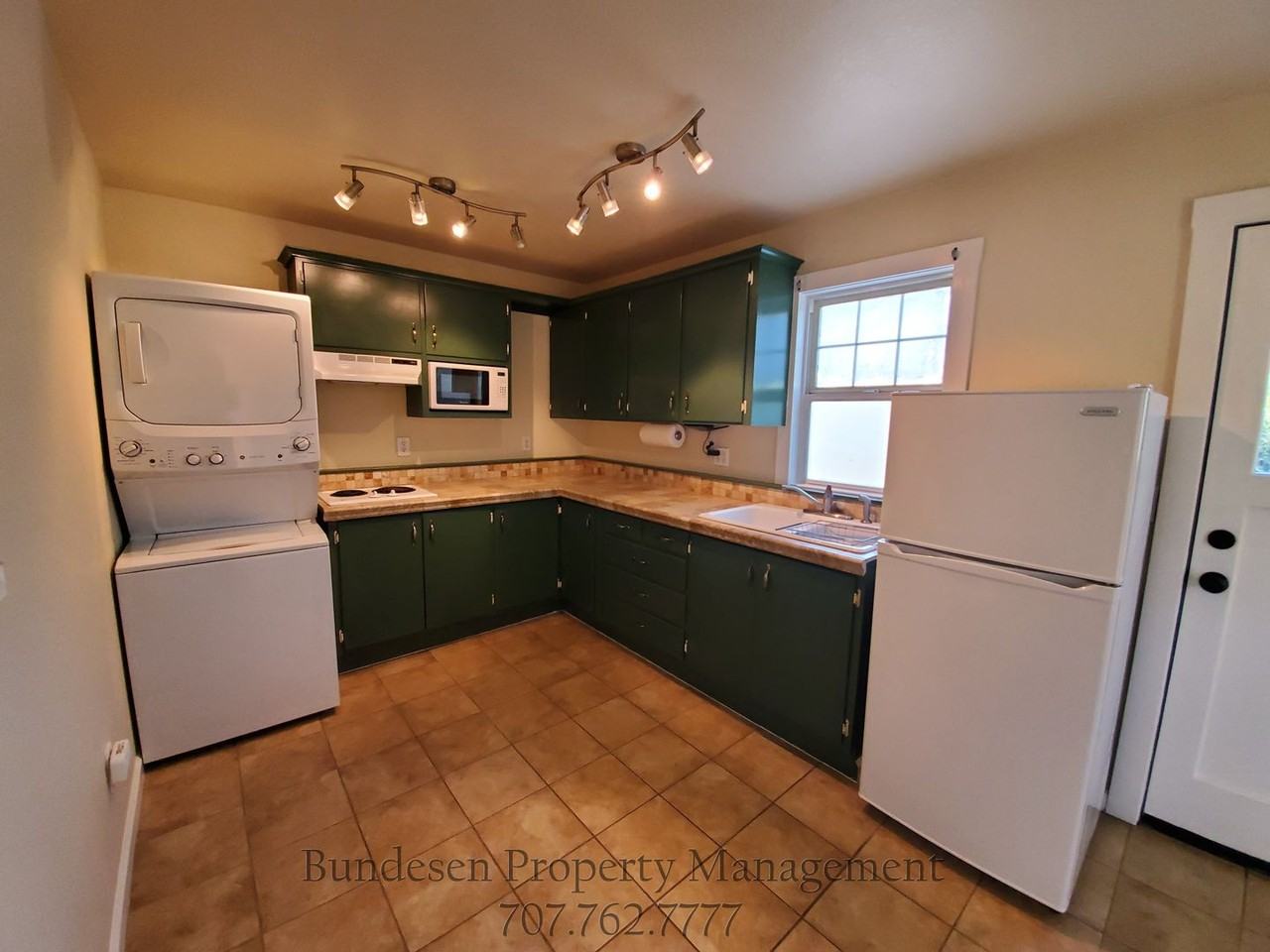 9936 Oak Street - Photo 2 of 6