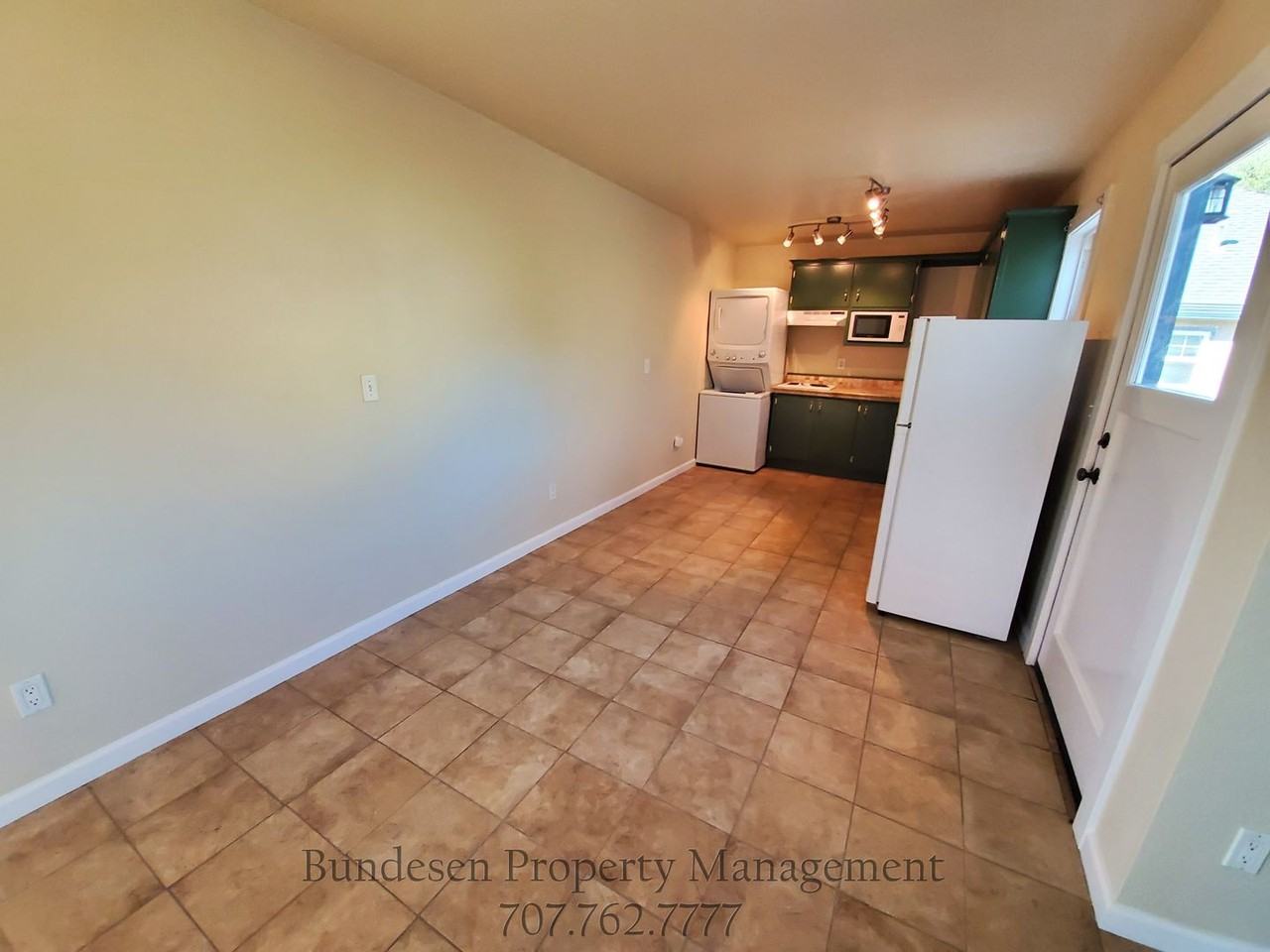 9936 Oak Street - Photo 4 of 6