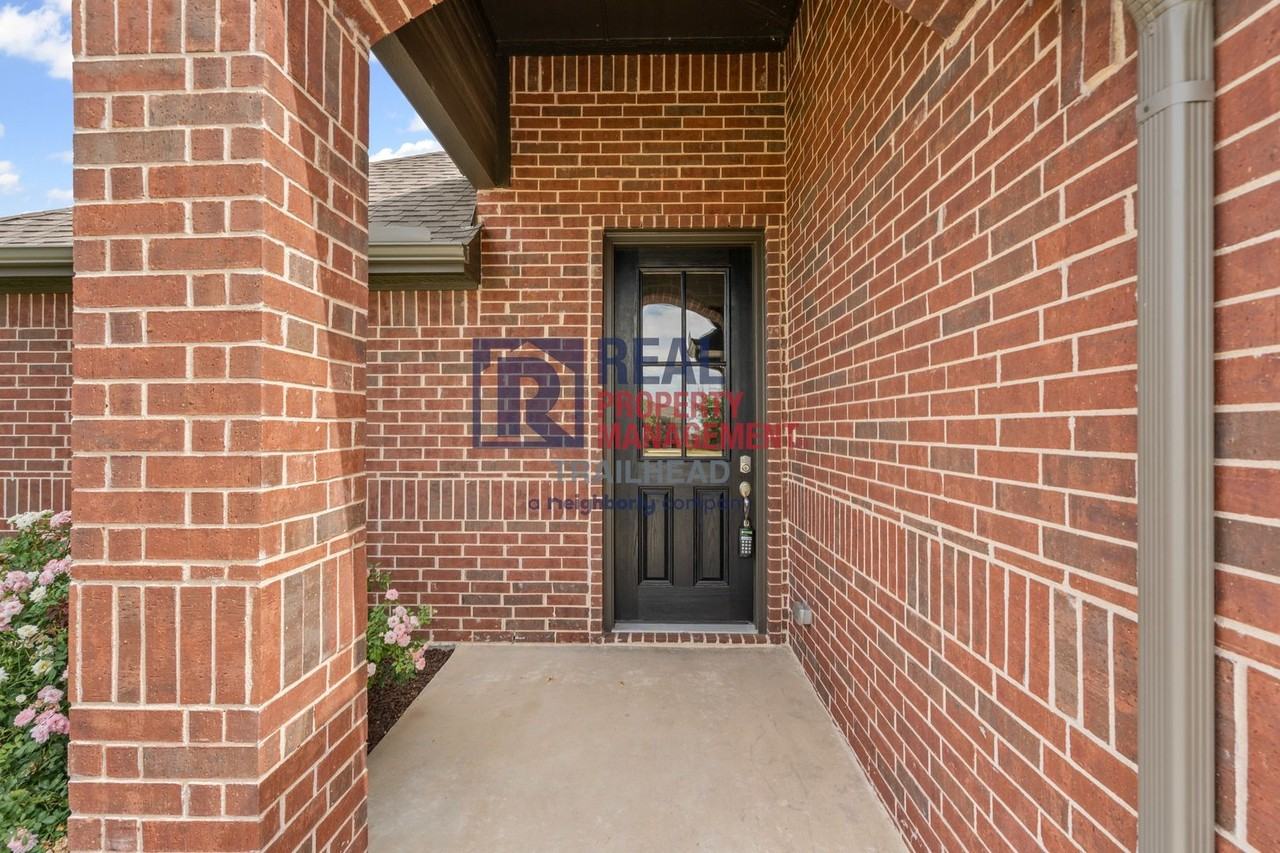 348 Paloma St - Photo 3 of 21