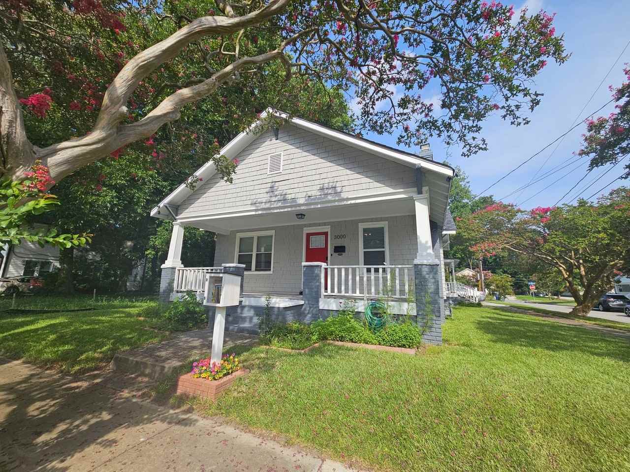 3000 Peronne Ave - Photo 2 of 27